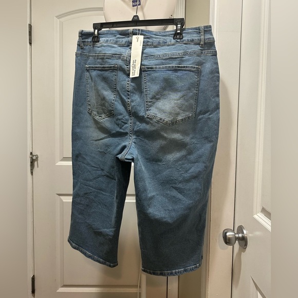 BloomChic Plus Size 2XL Light Wash Slit Hem Pull On Jegging Jeans us18 - Picture 4 of 7